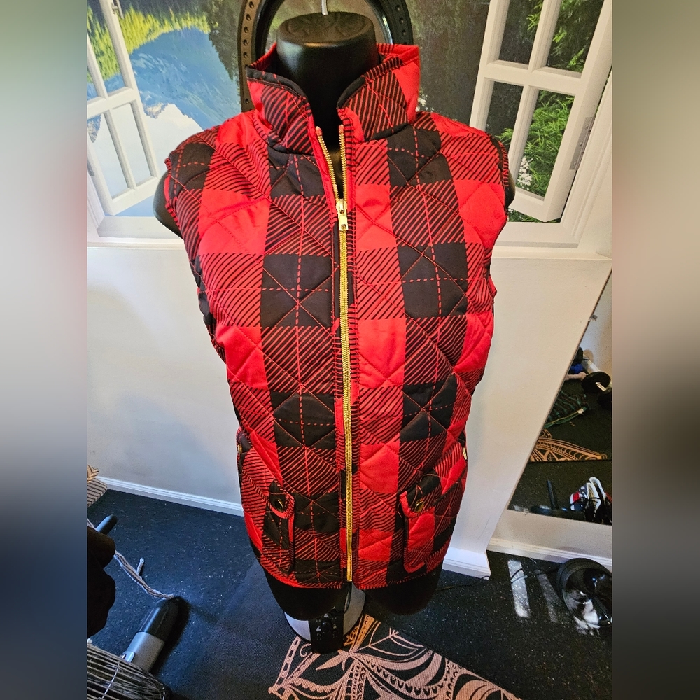 St John's Bay - Puffer Vest - Size Medium - NWT